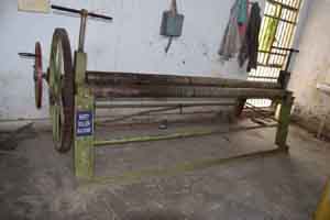 Hand Operator Roller Bending Machine Image of Hand Operator Roller Bending Machine
